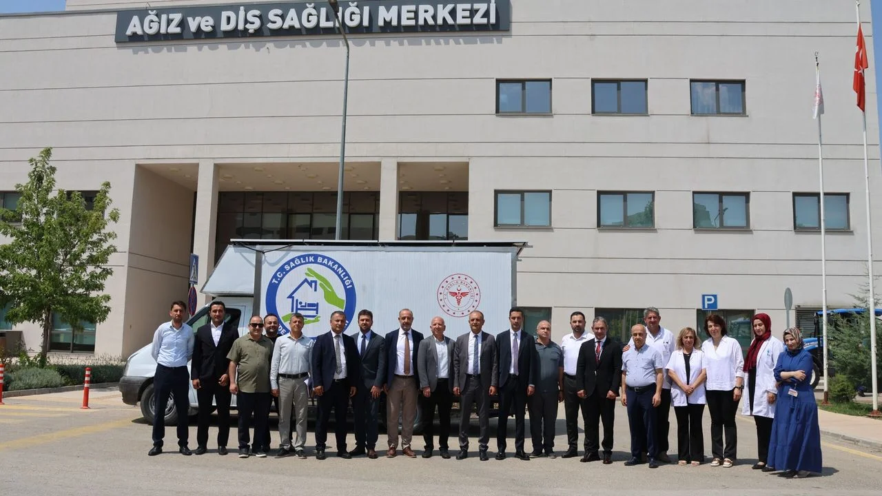 Elazığ’da Sağlık Hizmeti Vatandaşın Ayağına Gidiyor: Mobil Diş Aracı Devrede