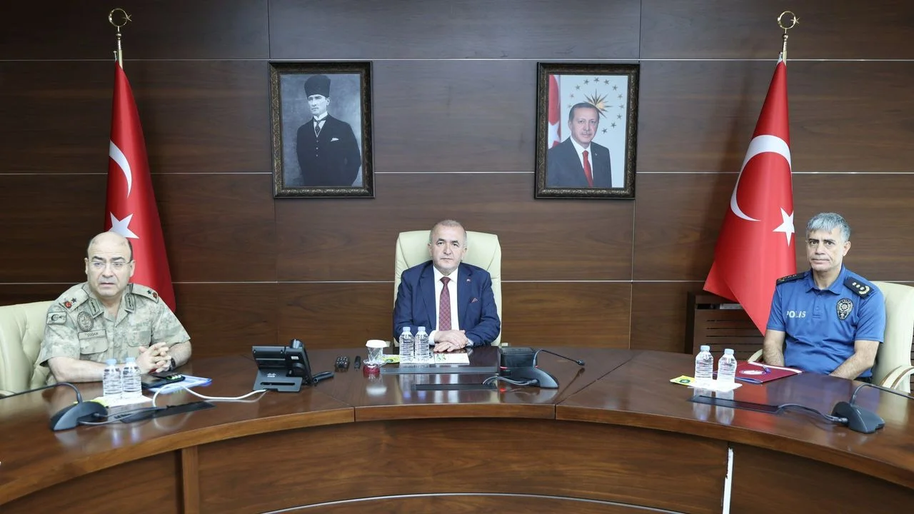 Türkiye 81 İl Valisiyle Milli Dayanışma İçin Kenetlendi