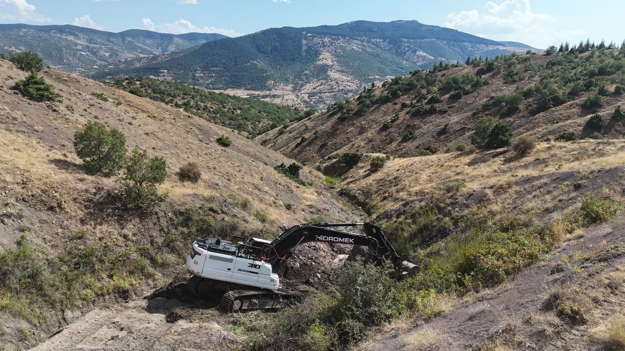 Elazığ’da Tarım Arazileri Drenaj Çalışmalarıyla Güvence Altına Alınıyor