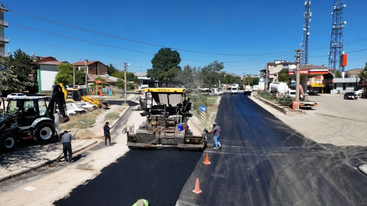Elazığ’da Ulaşım Konforu Arttı: Sanayi Mahallesi’nde 15 Kilometrelik Asfalt Hamlesi