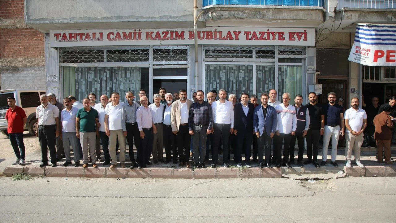 AK Parti Elazığ’dan Rızaiye Mahallesi’ne Çıkarma: Vatandaşın Talepleri Masaya Yatırıldı
